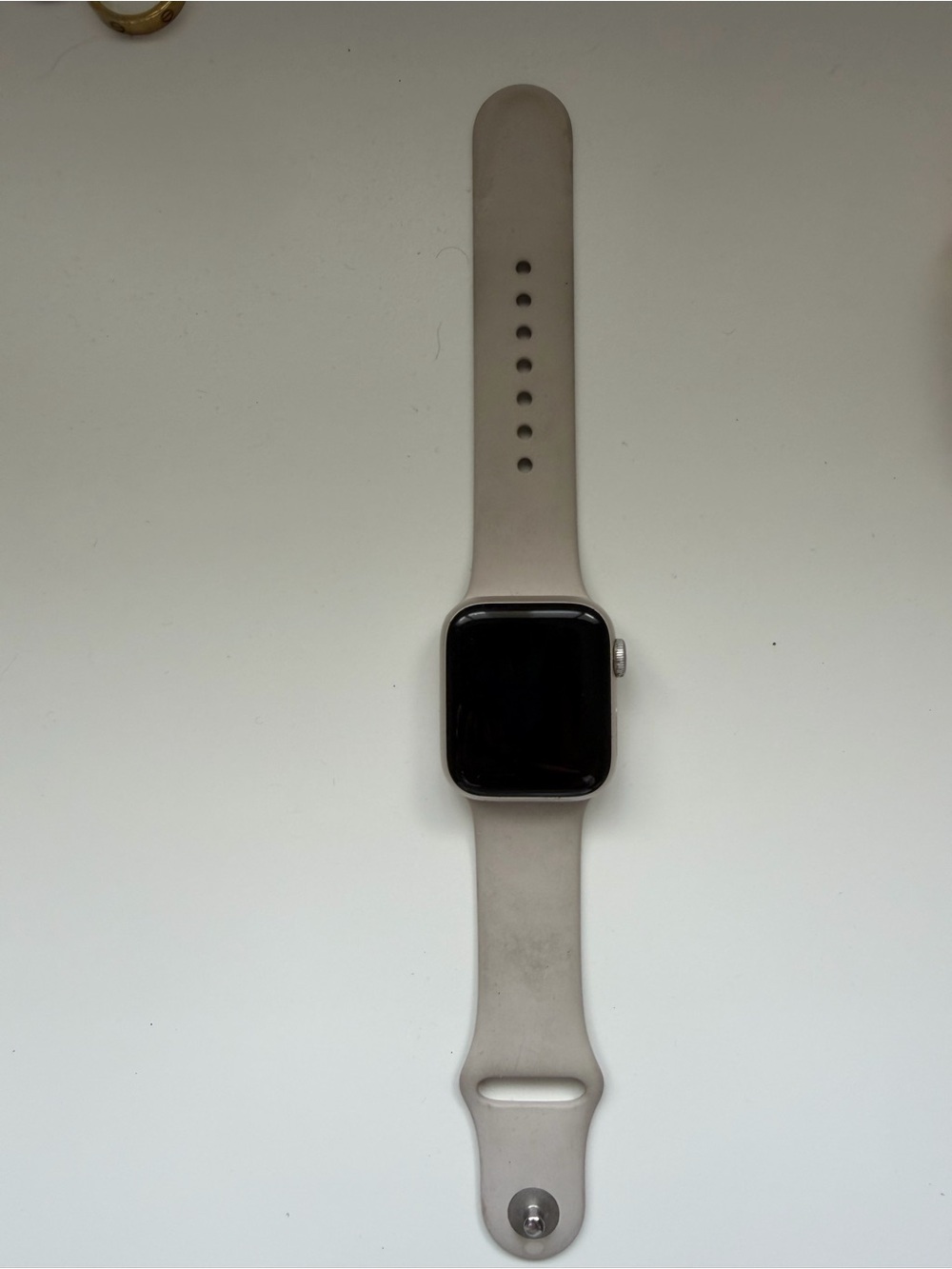 Apple watch SE with Light Gray Silicone Band